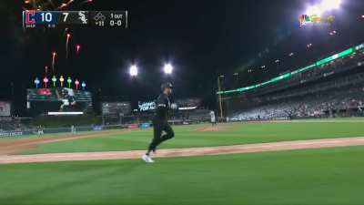 [Highlight] AJ Pollock hits a 2-run home run in the bottom of the 11th to bring the White Sox within 3 of the Guardians. It is the 1,000th hit of his career.