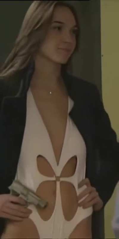 Gal Gadot has such a tight body