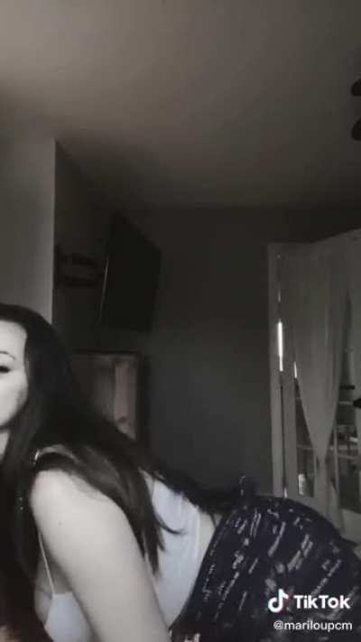 Busty 🤤🤤🤤