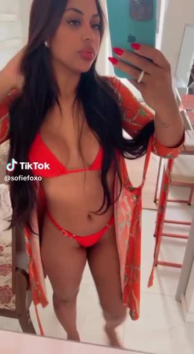 @sofiefoxo