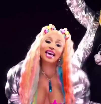 Nicki Minaj full titty clips compilation from the 