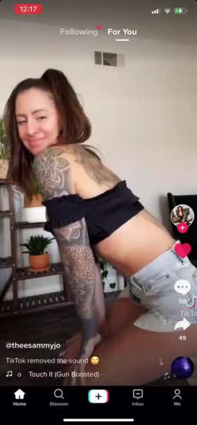 Looks good in those shorts