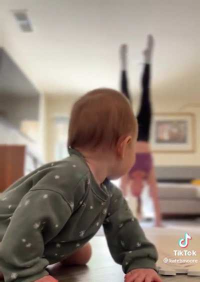Baby makes her move while mom’s distracted