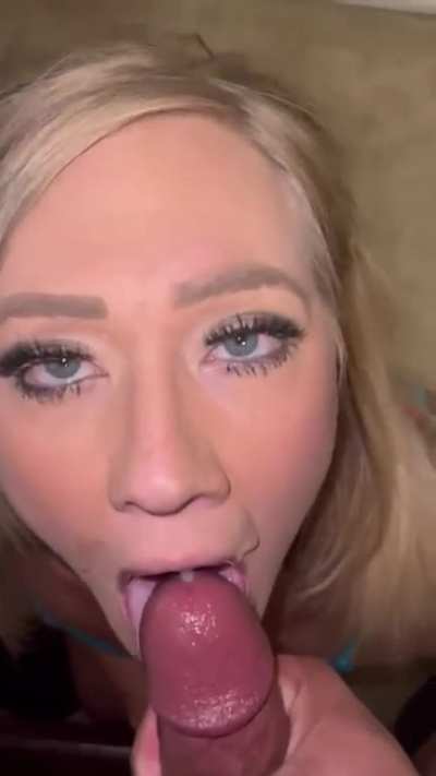 I love sucking cock, swallowing cum, rimming guys asses & having all my holes used. Cum see why I’m top .8% no PPV. Link in comments