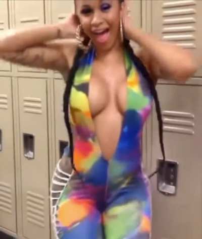 Her ass and tits are so fuckable in this