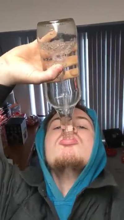Alot of my Hydrohomies have informed me that it's not good to reuse plastic bottles so I have invested into a glass bottle for my hydration needs