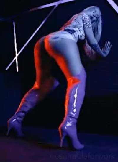 Let’s stroke to Iggy
