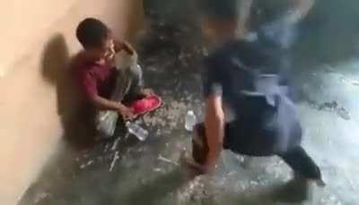 Kırmızılı güçlü vuruyor, siyahlı seri vuruyor