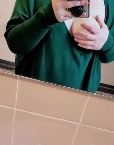 public bathroom cheekiness 😘 [reveal]