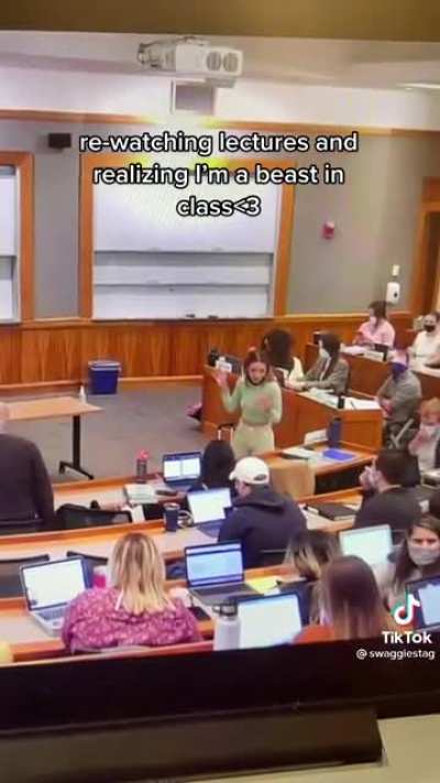 College student receives nearly a million likes for walking into lecture 3-4 times 😶