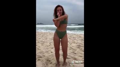Larissa Manoela