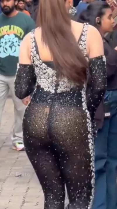 Urvashi Rautela 
