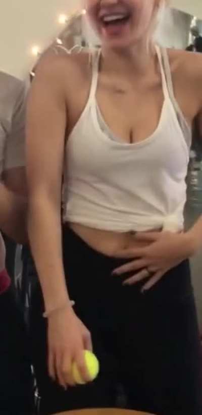 Dove cameron