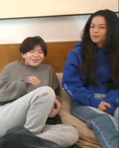 Valkyrae in jeans