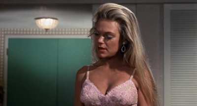 Natalie Wood and Dyan Cannon in 