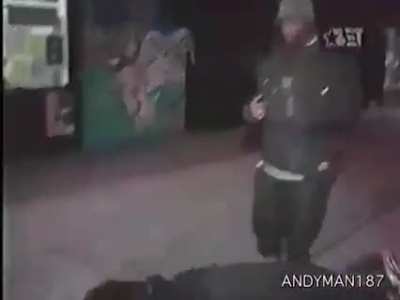 Eminem düşüyor. (Ölüyor)