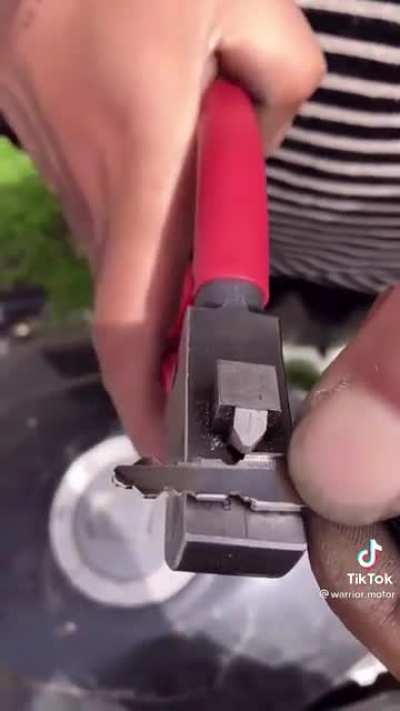 Making key in a moment