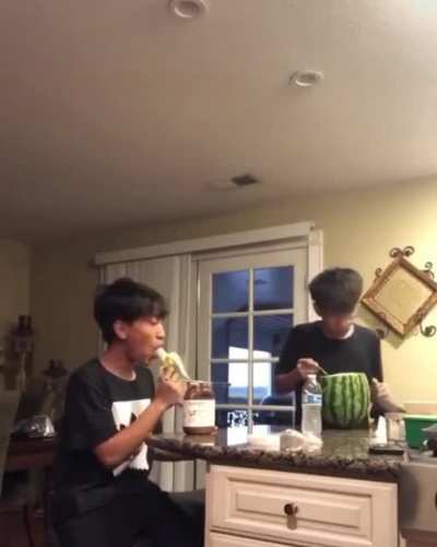 Yasuhole trying to seduce his brother BéYone 😍