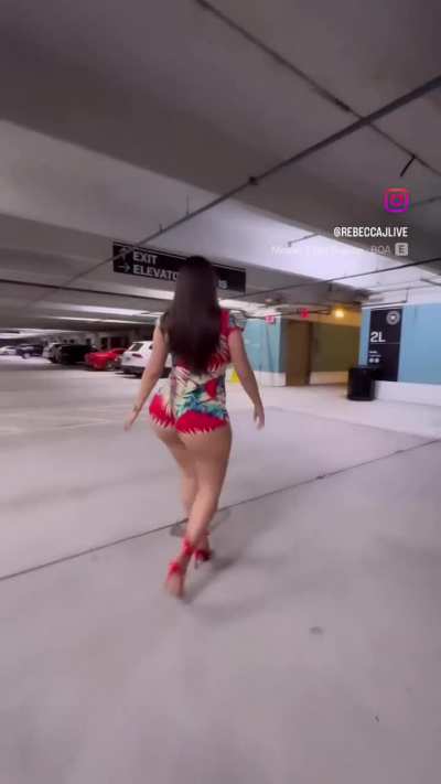 Thick Mami Rebecca
