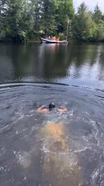 Neha Mahajan in swimsuit. मस्त फुगली आहे ही. हिने परत एखादा nude scene केला पाहिज<wbr>े!!