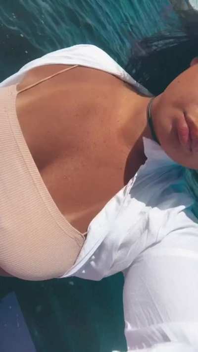 I'm cute with my tits out OC