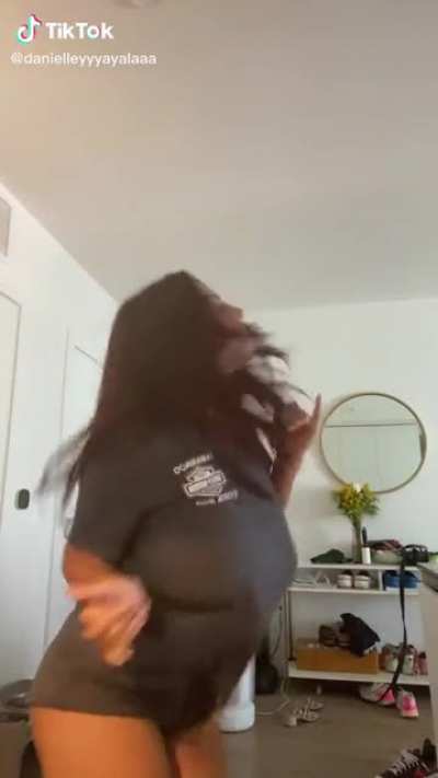 Watch them wiggle, watch them jiggle.... @dani<wbr>elley<wbr>yyaya<wbr>laaa