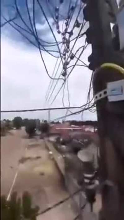 Don't you hate it when your local ISPs it guy unplugs your ethernet cable during an online match