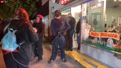 Antifa/BLM triggered by armed gentleman protecting bail bonds business - Vancouver 30th October