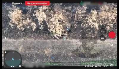 Russian drone drop on pair of Ukrainian soldiers 