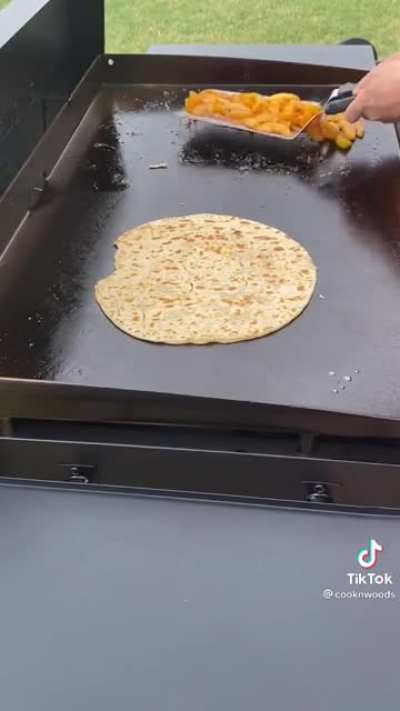 Flattop peach pie