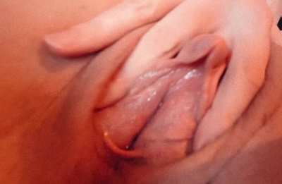 wet and ready for a hard cock 🍆