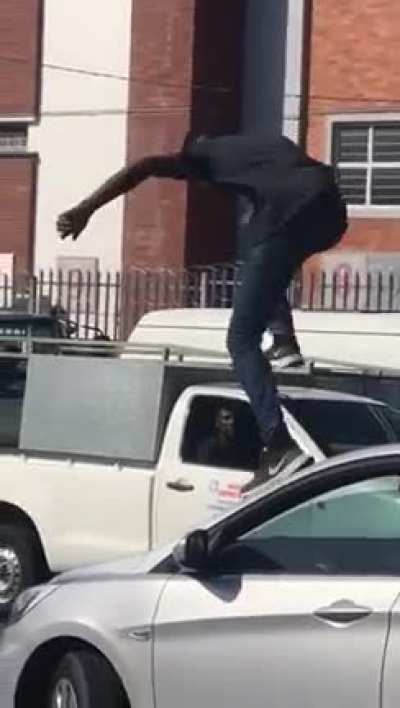 Smartie fighting a car