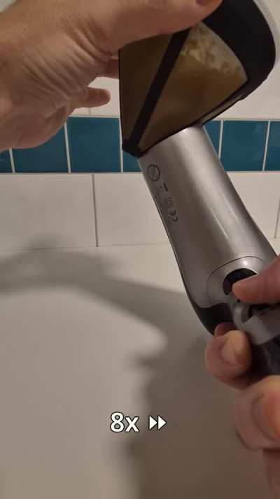 Fast desiccant refreshing with a hair dryer