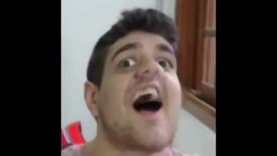 Já postei isso aq mas é q eu apaguei sem querer, então toma aq essa obra de arte dnv :P