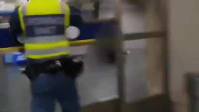 В мою смену никому не позволю дебош<wbr>ирить