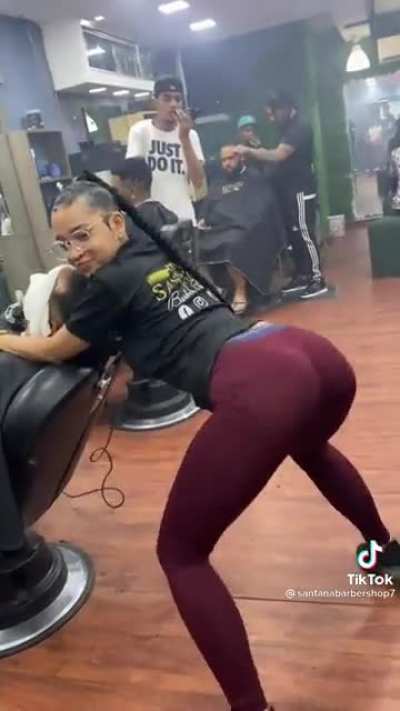 Dominican Nerd Twerking