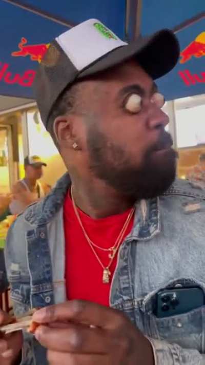 👀