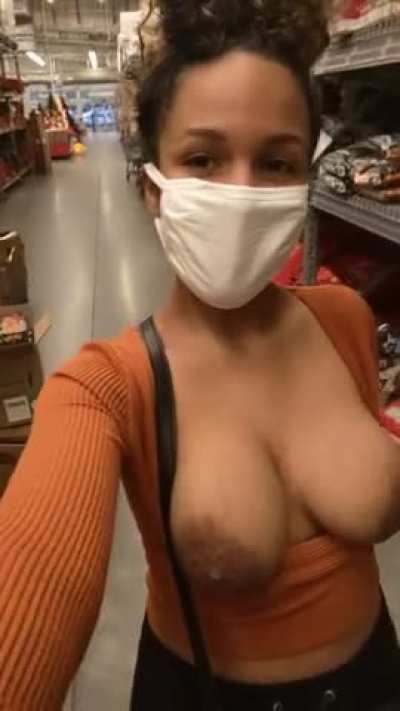 Cum with me while I walk through the store