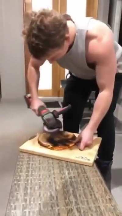 Sanding a pizza