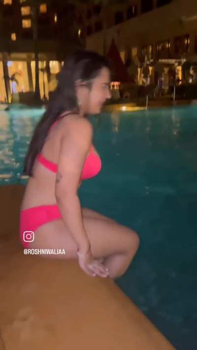 Roshni Walia [New]