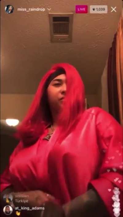 Nip Slip Big tittes!!