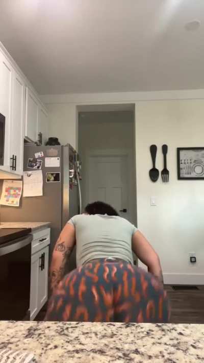 1....<wbr>2....<wbr>or...<wbr>..3 who got the biggest one🍑