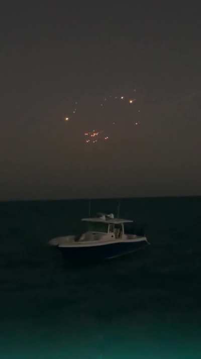 Tourists witness Starship blow up over the Bahamas