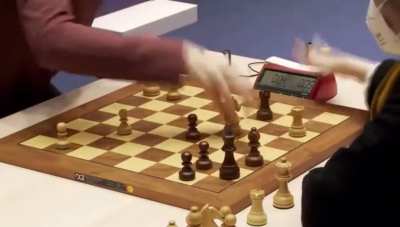 Chess but it‘s played by tennis players