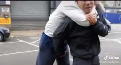 How to get out of a chokehold