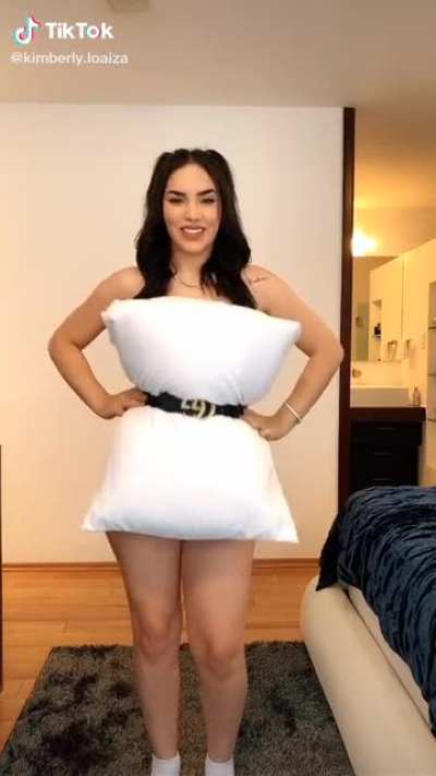 Sonara raro pero me la pone dura este video de Kim🤤
