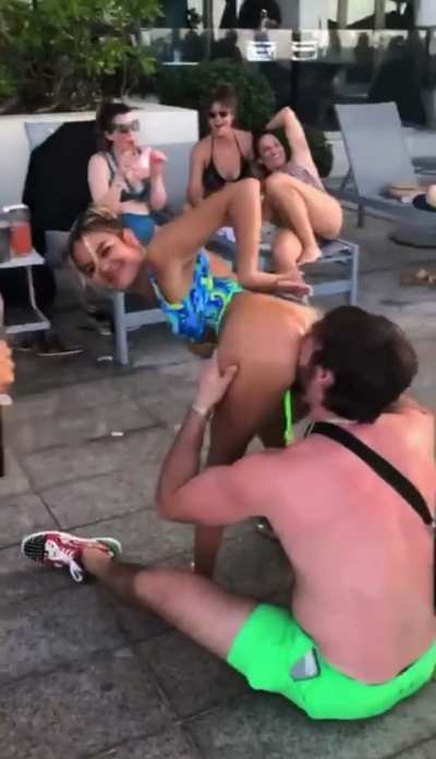 Eating Ass in Public