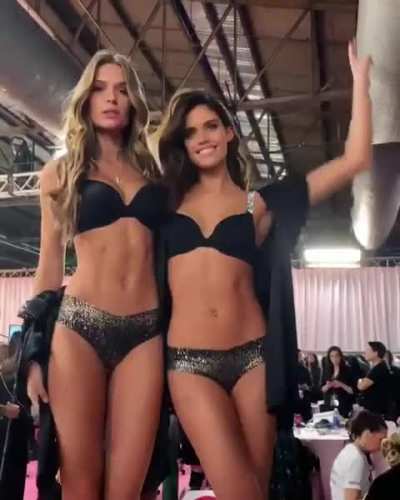 VSFS '18 Backstage with Sara Sampaio