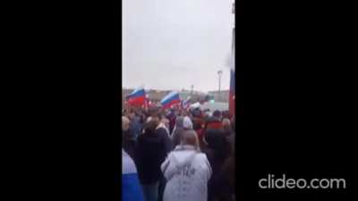 Merge: difference between state TV propaganda and POV of people on the square