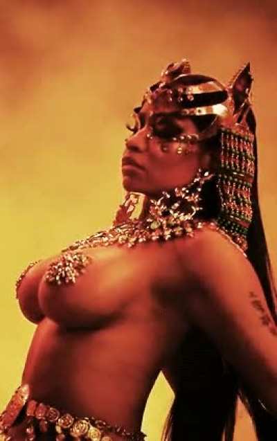 Busty Nicki